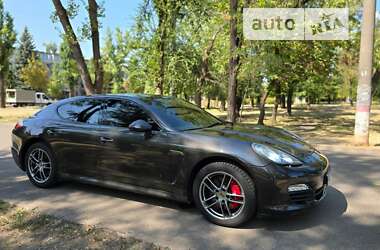 Фастбэк Porsche Panamera 2012 в Кривом Роге