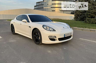 Фастбэк Porsche Panamera 2012 в Днепре