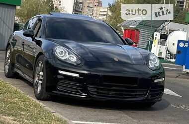 Фастбек Porsche Panamera 2013 в Києві