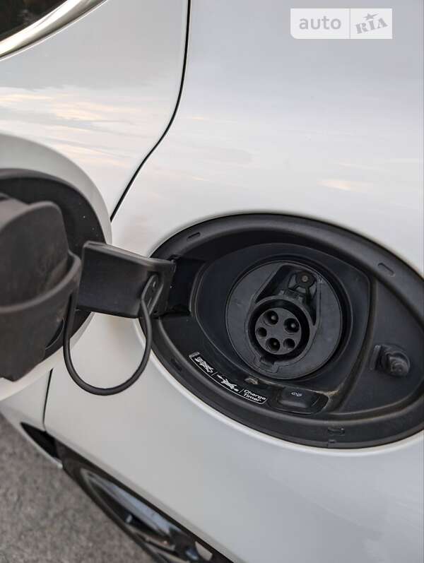 Фастбек Porsche Panamera 2014 в Ужгороді фото 19 Фастбек Porsche Panamera 2014 в Ужгороді