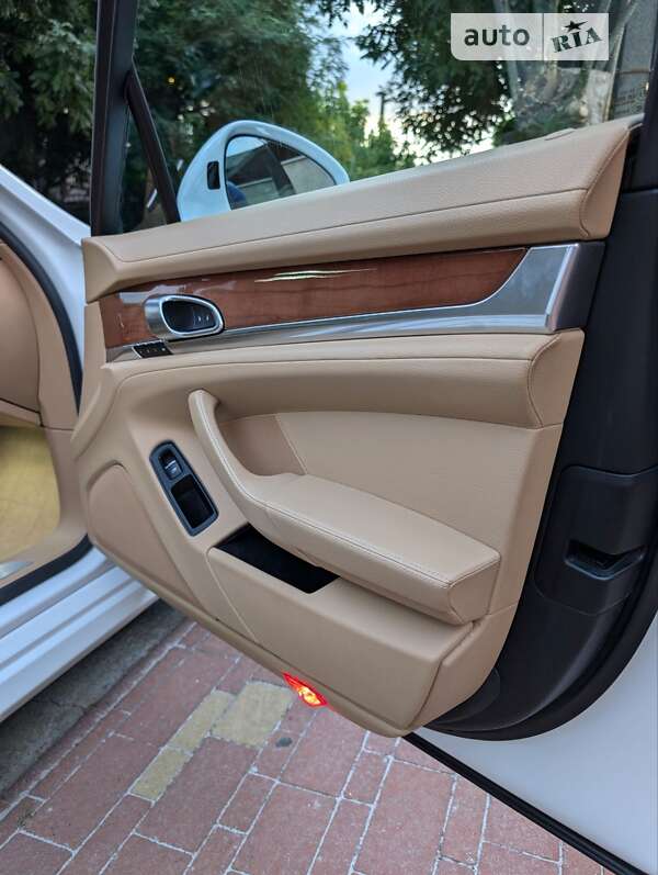 Фастбек Porsche Panamera 2014 в Ужгороді фото 37 Фастбек Porsche Panamera 2014 в Ужгороді