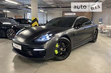 Фастбэк Porsche Panamera 2021 в Киеве