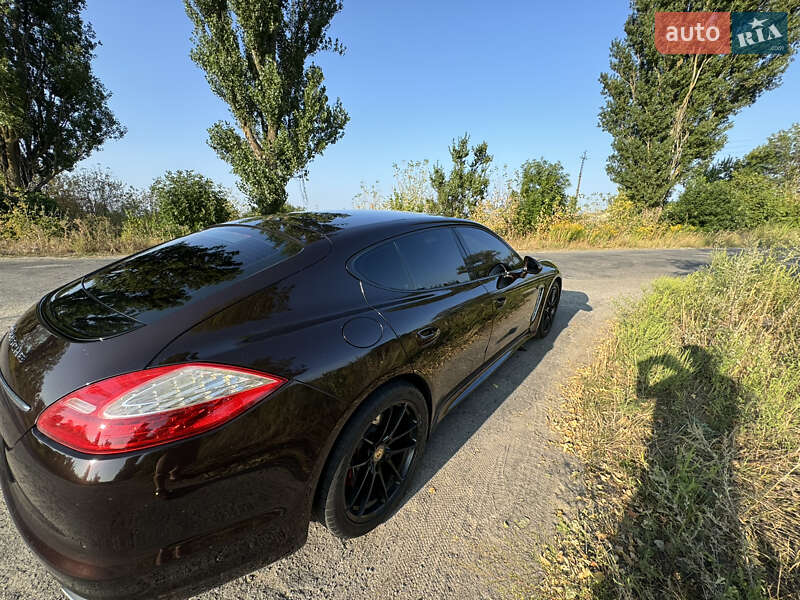 Фастбэк Porsche Panamera 2010 в Киеве фото 3 Фастбэк Porsche Panamera 2010 в Киеве