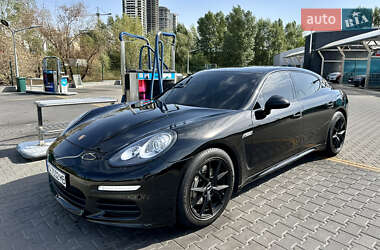 Фастбэк Porsche Panamera 2013 в Киеве