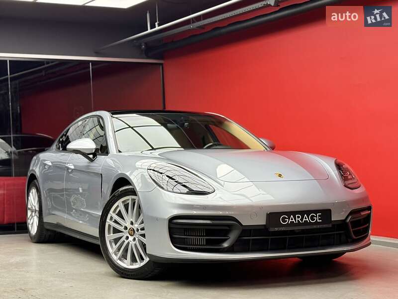 Porsche Panamera 2021
