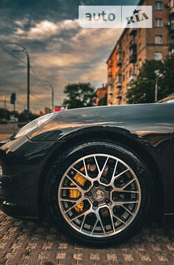 Лифтбек Porsche Panamera 2011 в 