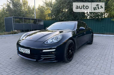 Фастбэк Porsche Panamera 2013 в Днепре