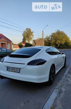 Фастбек Porsche Panamera 2011 в 