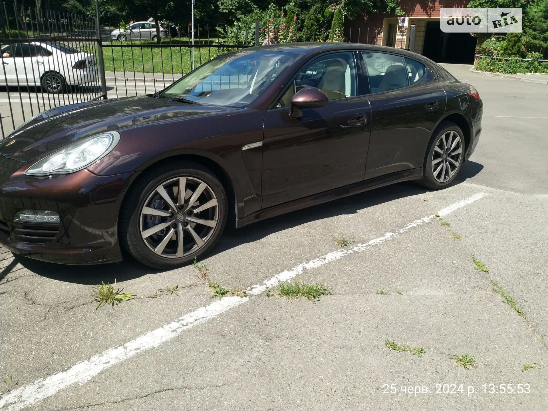 2011 Porsche Panamera - мініатюра 2