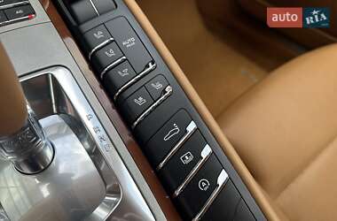 Фастбэк Porsche Panamera 2010 в 