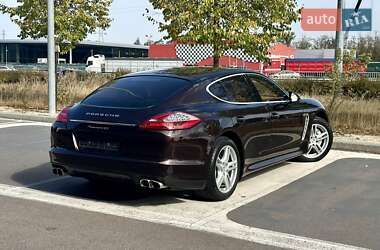Фастбэк Porsche Panamera 2010 в 
