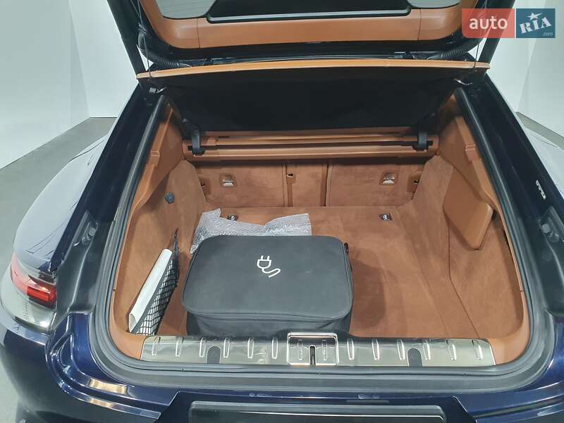 Фастбэк Porsche Panamera 2017 в Киеве