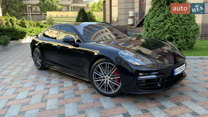 Фастбэк Porsche Panamera 2016 в Киеве