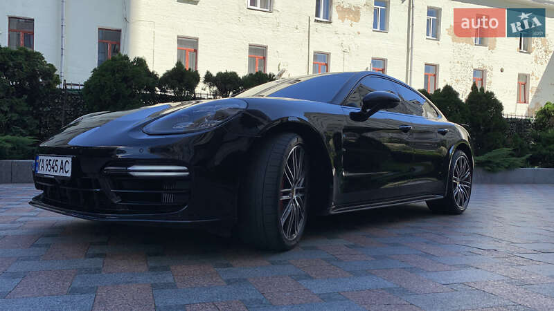 Фастбэк Porsche Panamera 2016 в Киеве