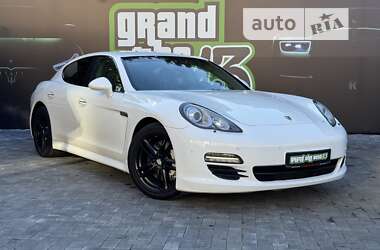 Фастбэк Porsche Panamera 2012 в Киеве