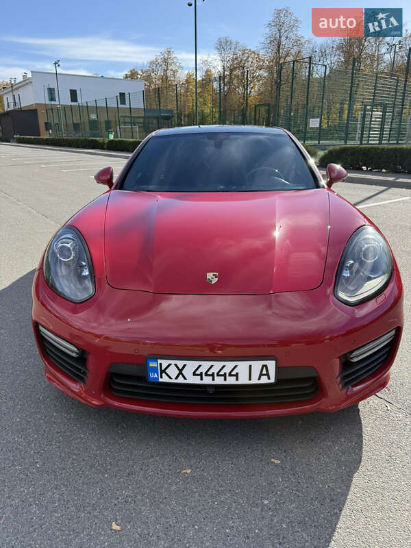 Фастбэк Porsche Panamera 2013 в Харькове