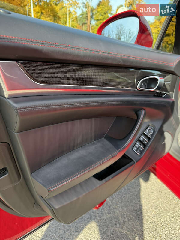 Фастбэк Porsche Panamera 2013 в Харькове