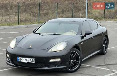 Фастбек Porsche Panamera 2011 в Рівному