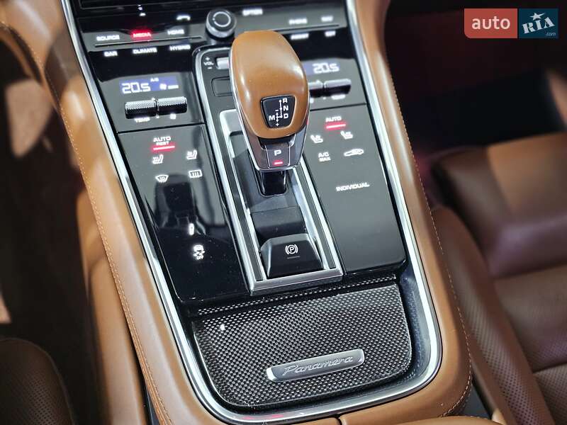 Фастбэк Porsche Panamera 2017 в Киеве