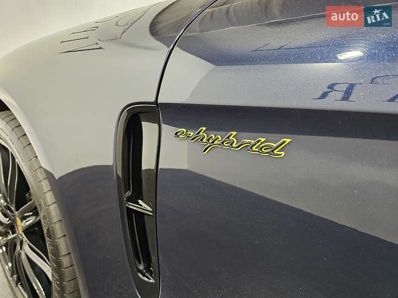 Фастбэк Porsche Panamera 2017 в Киеве