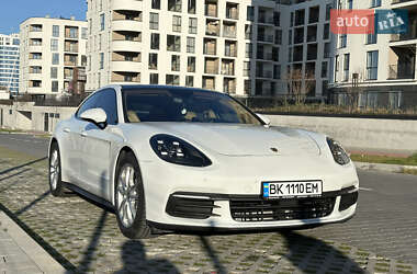 Фастбэк Porsche Panamera 2017 в 
