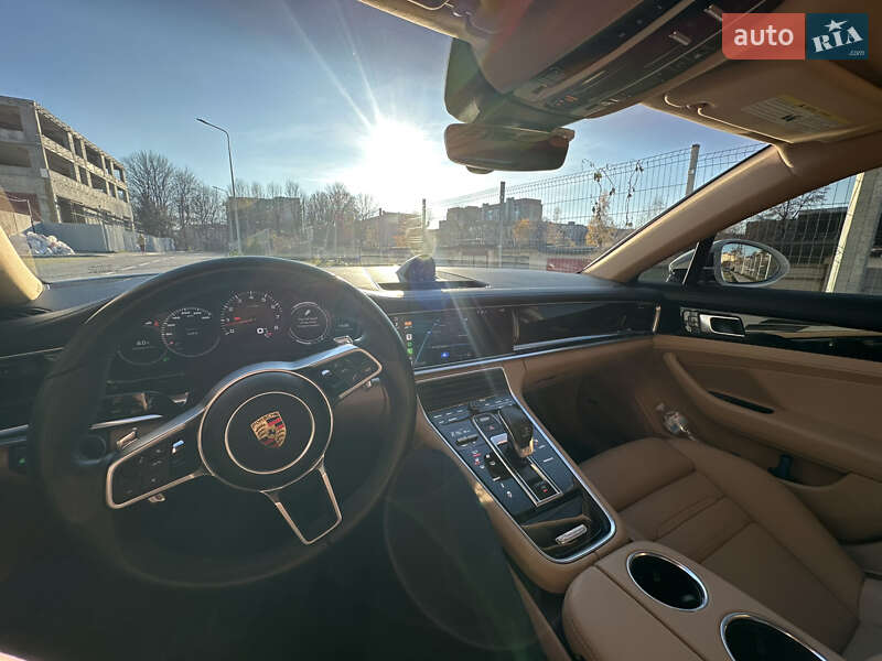 Фастбек Porsche Panamera 2017 в Львові
