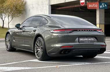 Фастбэк Porsche Panamera 2023 в Киеве