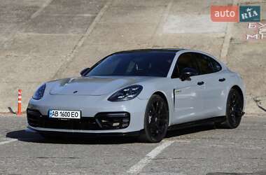 Фастбэк Porsche Panamera 2019 в Киеве