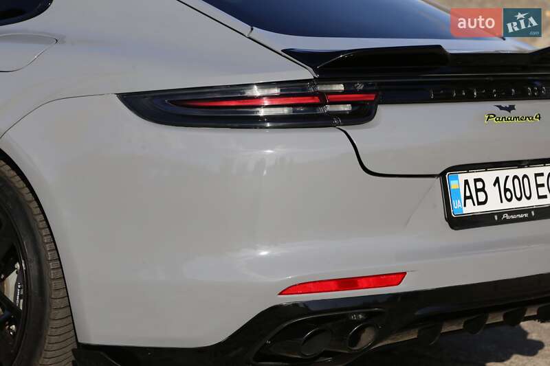 Фастбэк Porsche Panamera 2019 в Киеве