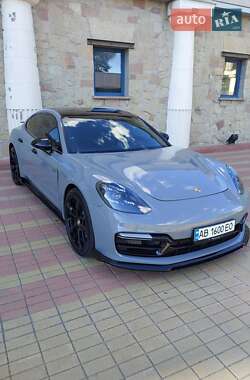 Фастбэк Porsche Panamera 2019 в 