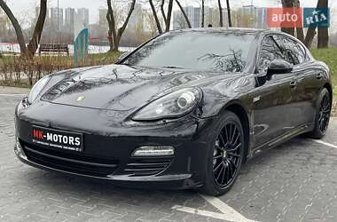 Фастбэк Porsche Panamera 2011 в Киеве