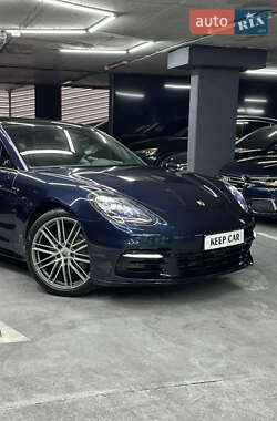 Фастбэк Porsche Panamera 2018 в 