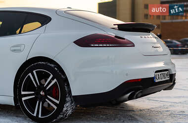 Фастбэк Porsche Panamera 2013 в Киеве