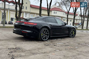 Фастбэк Porsche Panamera 2018 в Тернополе