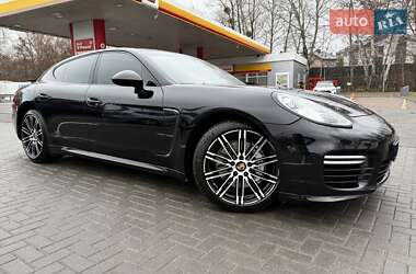 Фастбэк Porsche Panamera 2014 в Киеве