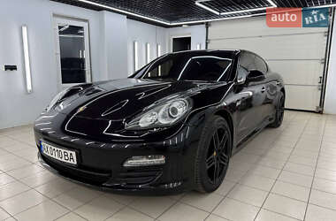 Фастбек Porsche Panamera 2011 в Києві