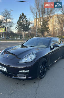 Фастбэк Porsche Panamera 2012 в Одессе