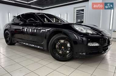 Фастбэк Porsche Panamera 2011 в Киеве