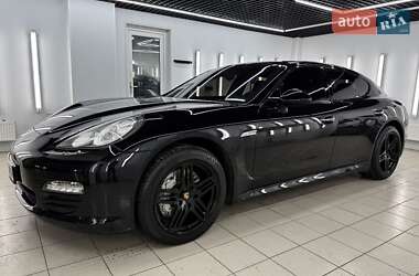 Фастбэк Porsche Panamera 2011 в Киеве