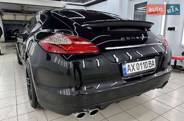 Фастбэк Porsche Panamera 2011 в Киеве