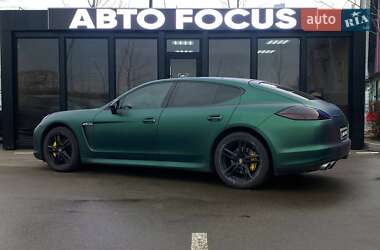 Фастбек Porsche Panamera 2010 в Києві