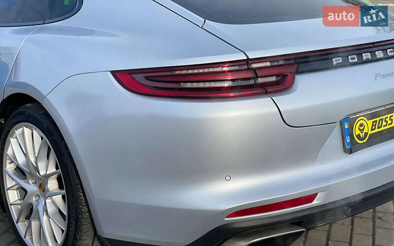 Фастбэк Porsche Panamera 2017 в Коломые
