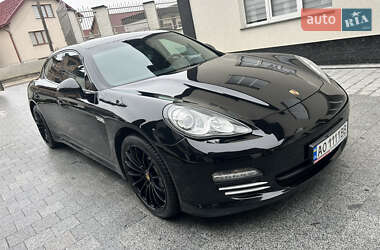 Фастбэк Porsche Panamera 2011 в 