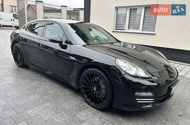 Фастбэк Porsche Panamera 2011 в 