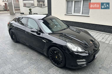 Фастбэк Porsche Panamera 2011 в 