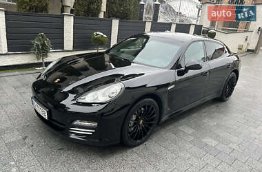 Фастбэк Porsche Panamera 2011 в 