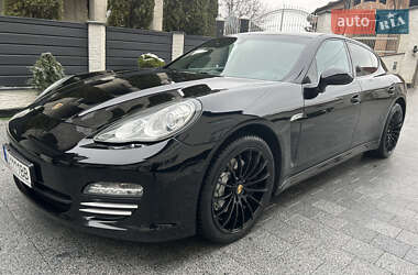 Фастбэк Porsche Panamera 2011 в 