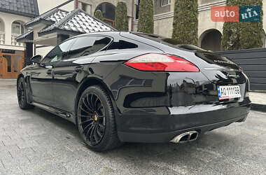 Фастбэк Porsche Panamera 2011 в 