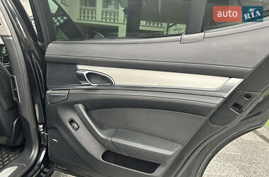 Фастбэк Porsche Panamera 2011 в 