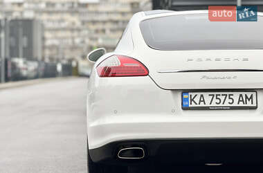 Фастбэк Porsche Panamera 2011 в Киеве